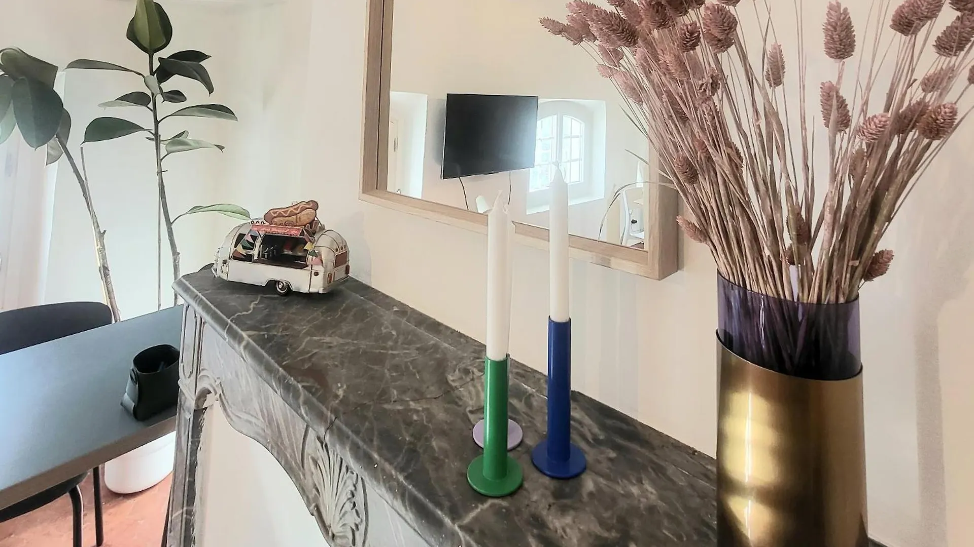Lejlighed Logement Au Coeur De Marseille, Le Stassi